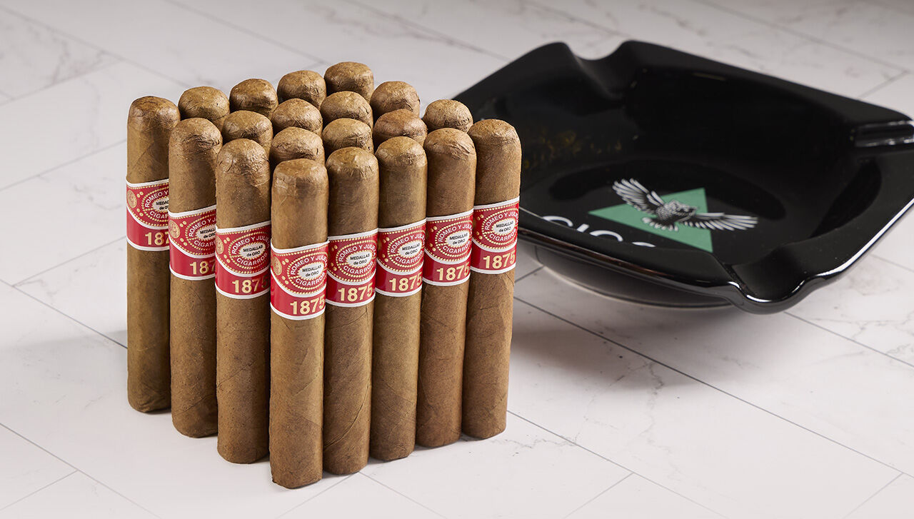Weekend Blitz - Romeo y Julieta 1875 Bully Pack of 20 only $99.99