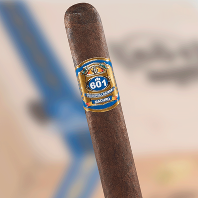 601 Blue Box-Pressed Maduro