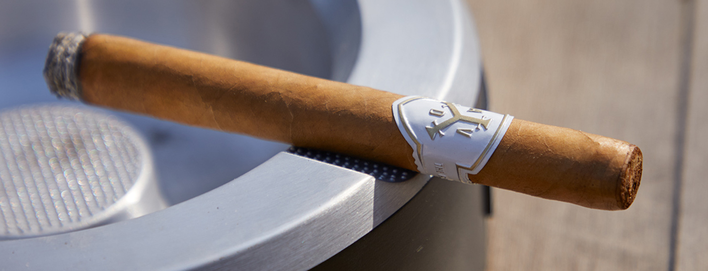 ADVentura Royal Return Queen's Pearls Cigar Review content main image